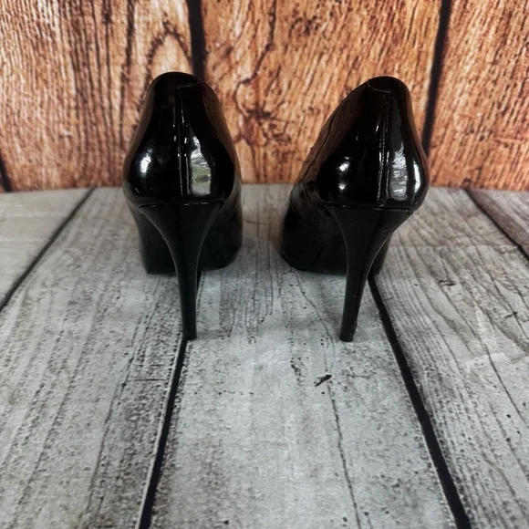 BCBG Generation Black Patent Peep Toe 4” Stiletto Heels Size 7 - Picture 4 of 12